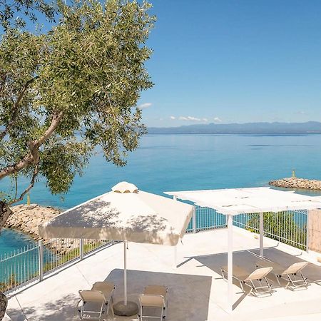 Pouletis Family Apartments - Akroyali Seaview Getaways Kalamáta Eksteriør bilde