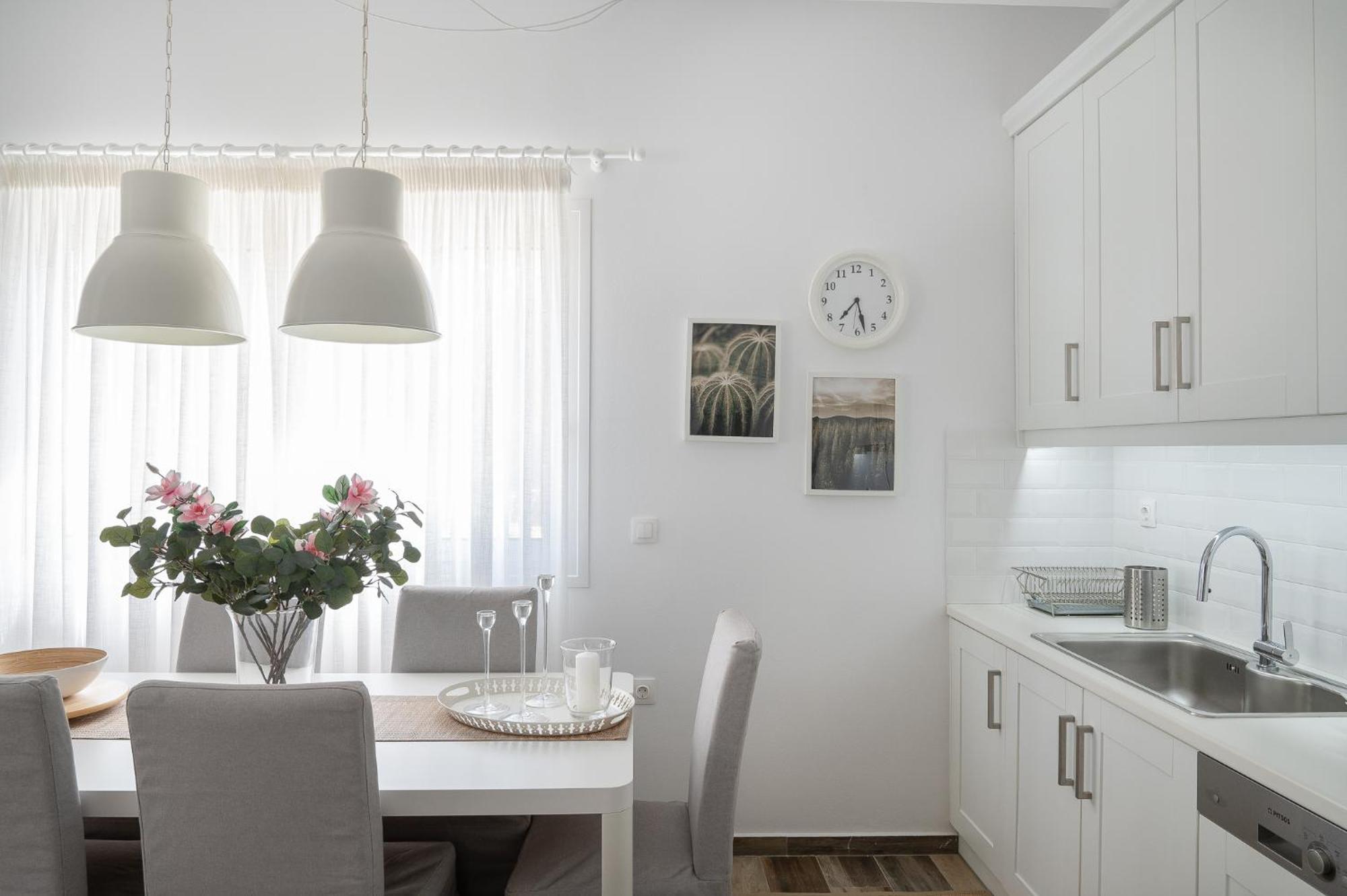 Pouletis Family Apartments - Akroyali Seaview Getaways Kalamáta Eksteriør bilde