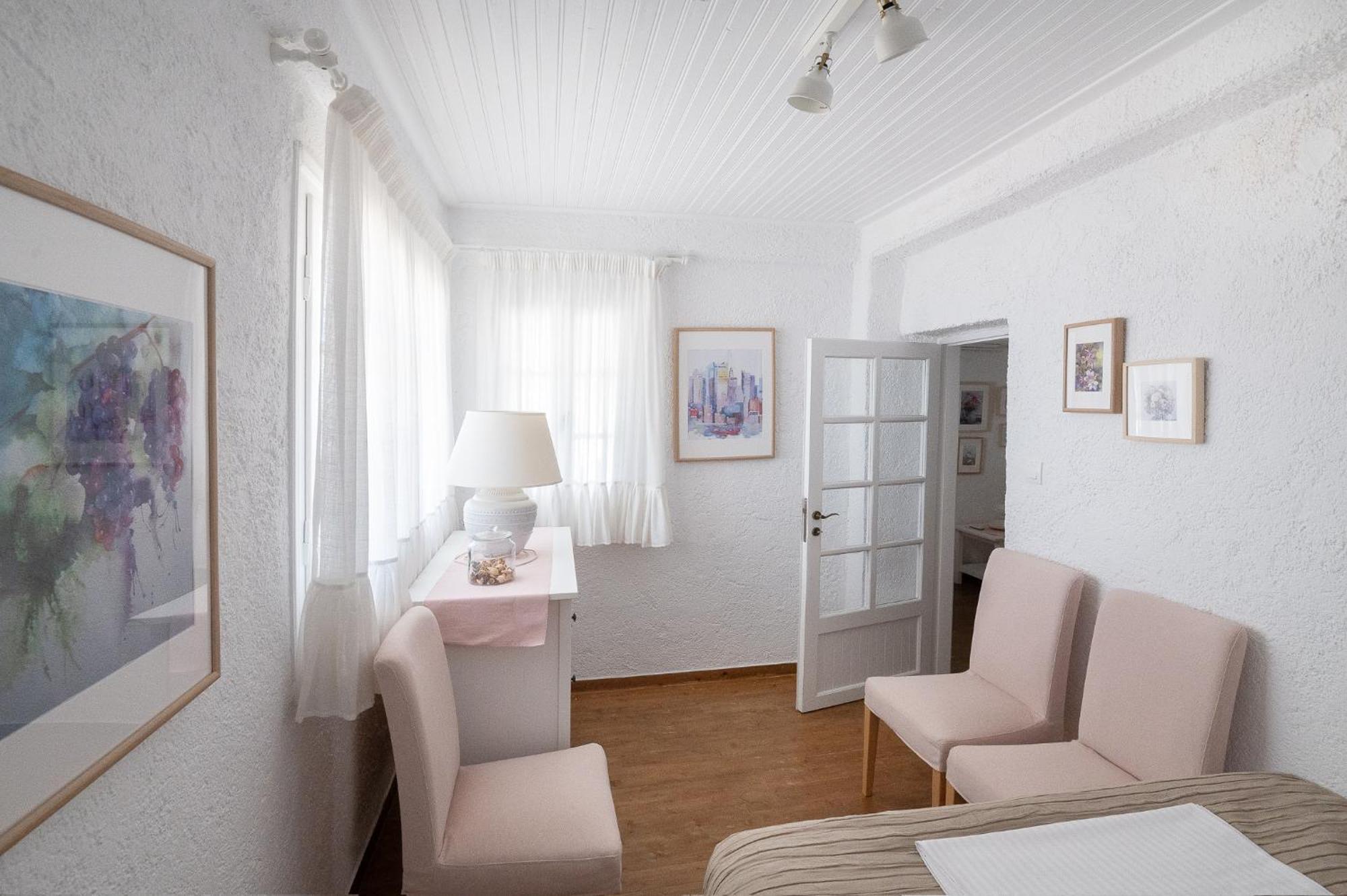 Pouletis Family Apartments - Akroyali Seaview Getaways Kalamáta Eksteriør bilde