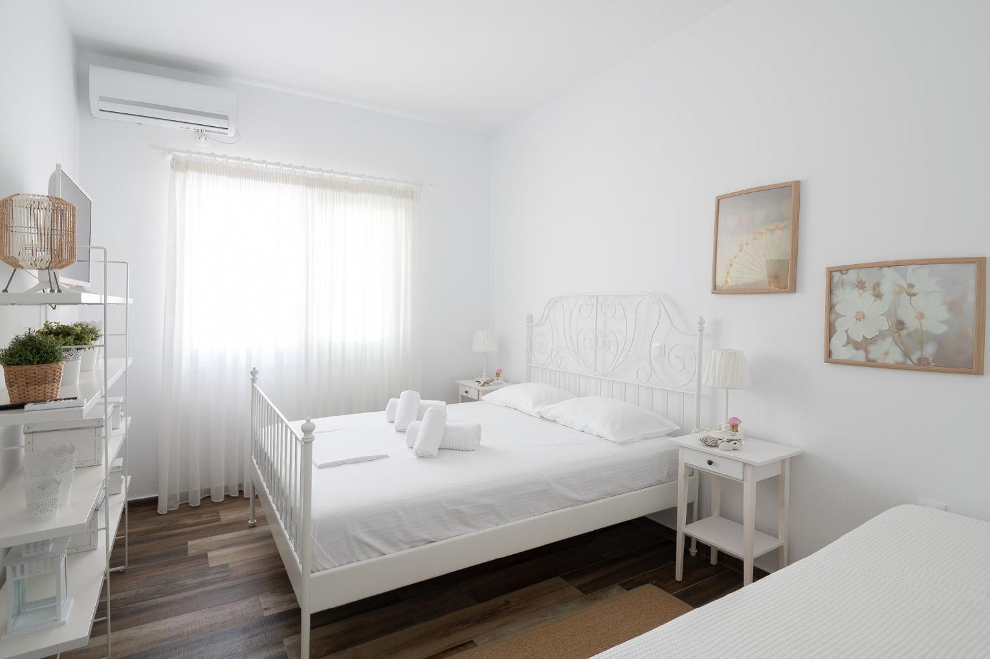 Pouletis Family Apartments - Akroyali Seaview Getaways Kalamáta Rom bilde